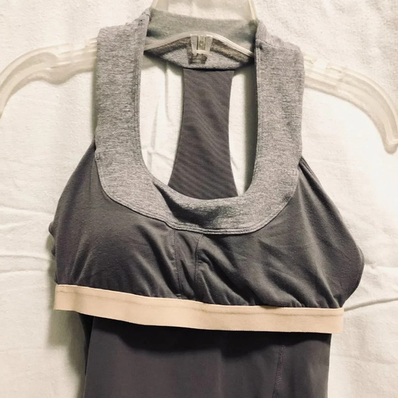 Lululemon Size 4  Racerback Tank Top Built In Bra - Picture 15 of 16